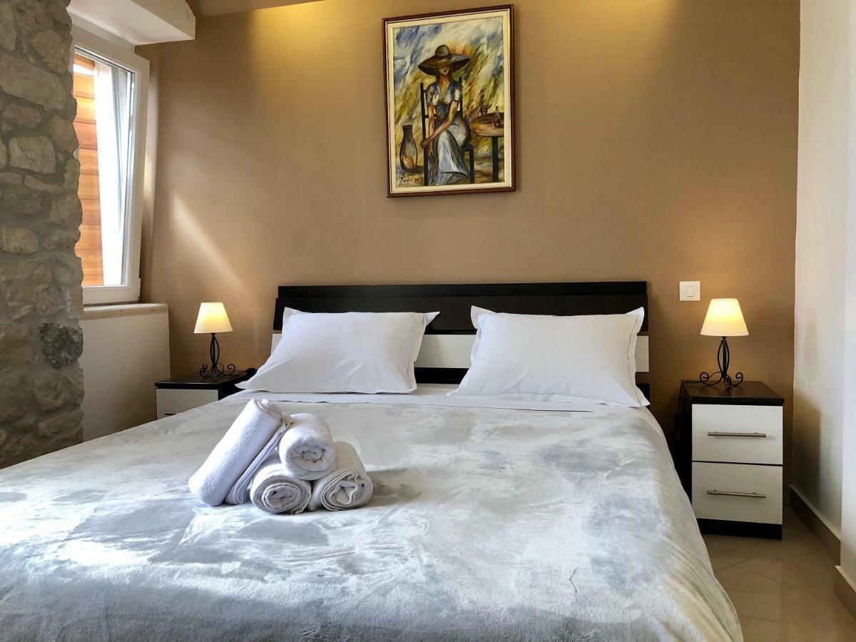 Apartments Feral Trogir Ngoại thất bức ảnh